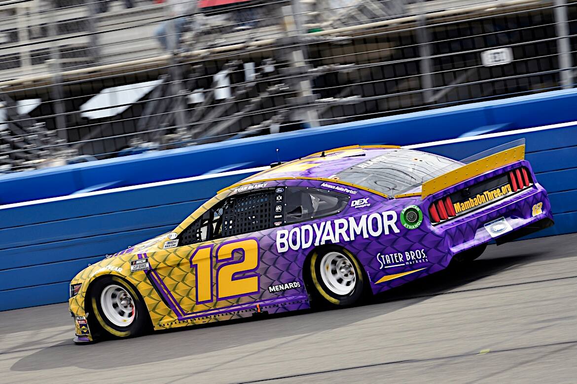 He ran in second place in the race's final laps, before having to pit for a tire issue. He ran in second place in the race's final laps, before having to pit for a tire issue.